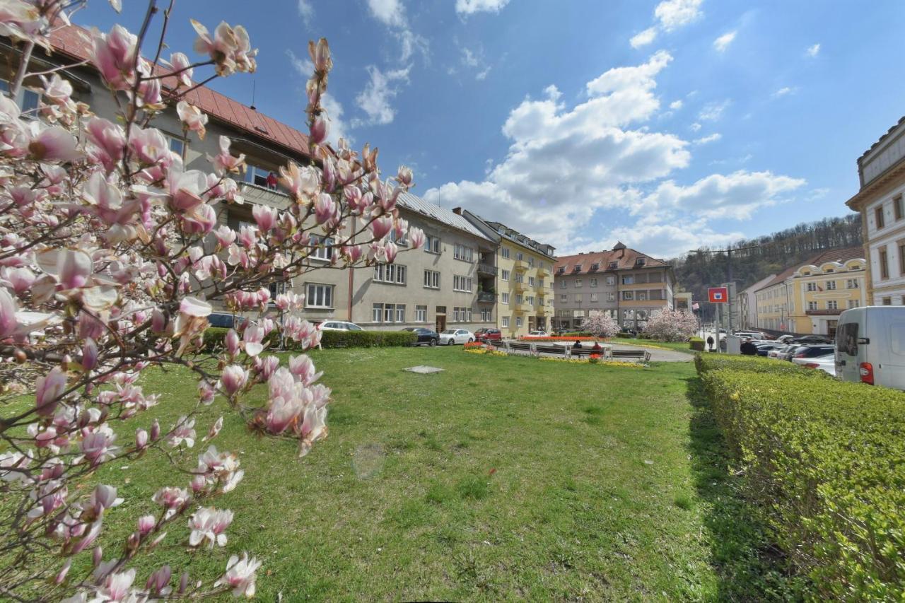 Big 75M2 Next To Opera Building In Direct Centrum, Air-Conditioned, Balcony, 24H Self Checking Banska Bystrica Exterior photo